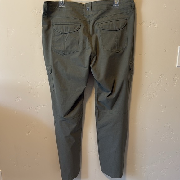 Kuhl Women’s Cargo Pants - Picture 2 of 6